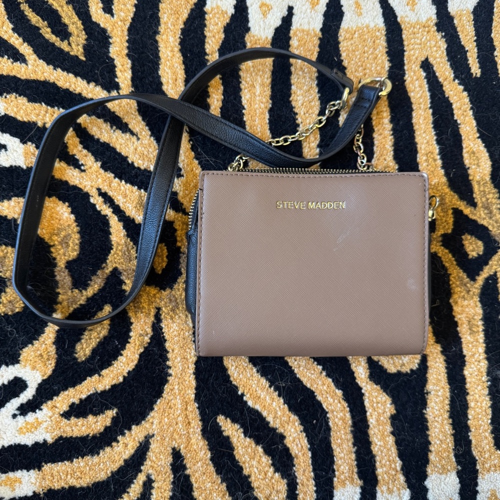 Steve Madden Crossbody Brown Square Purse with Card Slots